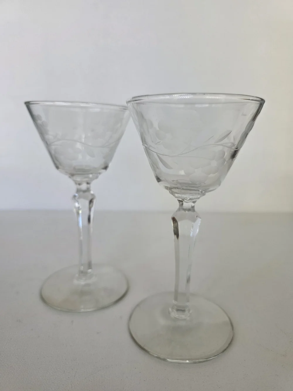 Vintage Libbey 2 Clear Etched Floral Stemmed Wine Glasses